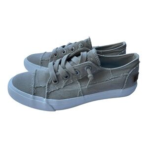 *** SOLD*** Blowfish Malibu  Low-top Sneaker Khaki Sz 8